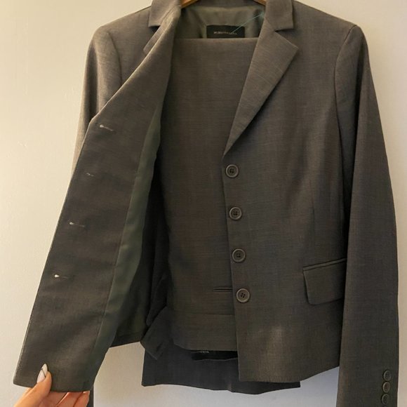 BCBGMaxAzria 2 pc suit with pants - Picture 3 of 3